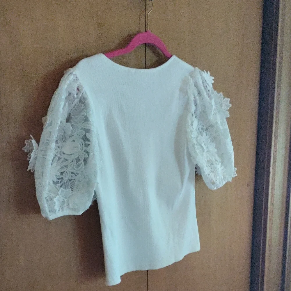 Dolan Ivory Floral Sleeve Top - Picture 6 of 6